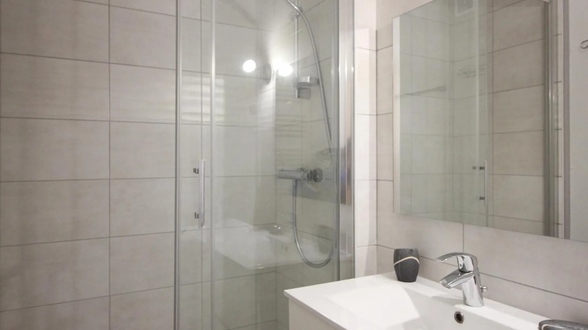 Charmant F2 Au 2Eme Etage Sans Ascenseur Avec Balcon - Mont-Dore - Fr-1-415-137 Apartment Le Mont-Dore